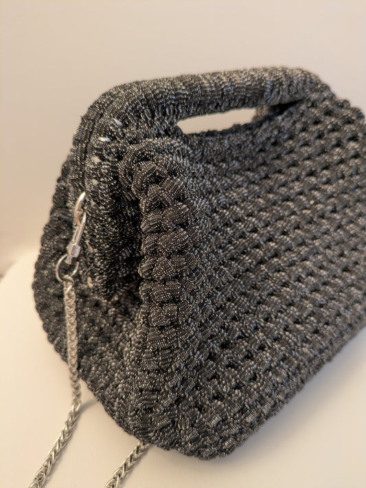 Clutch in fettuccia di tulle